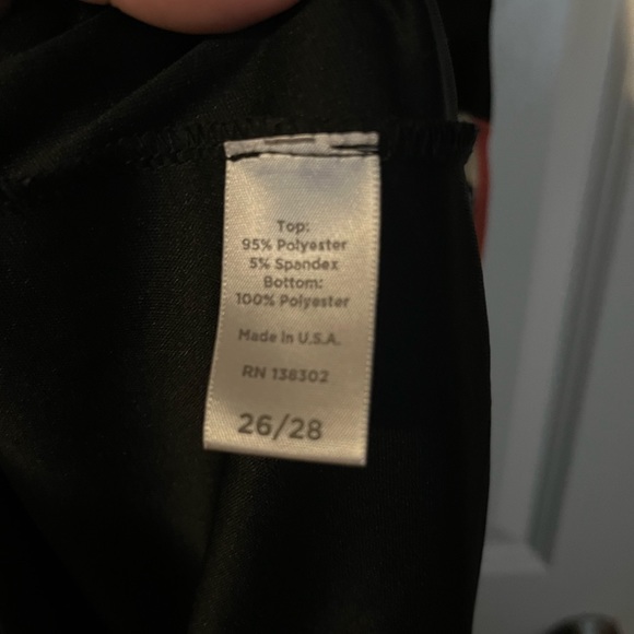 26/28 Avenue Black & Tropical Floral Dress - Picture 2 of 5